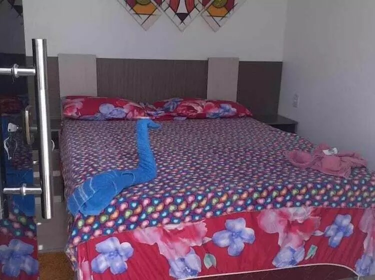 ホテル Hostel Airla