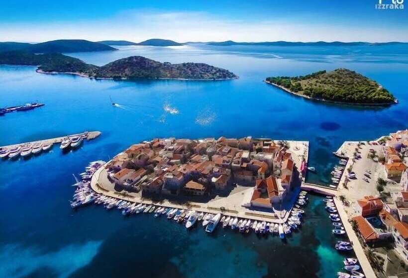 هتل The Movie Resort Apart