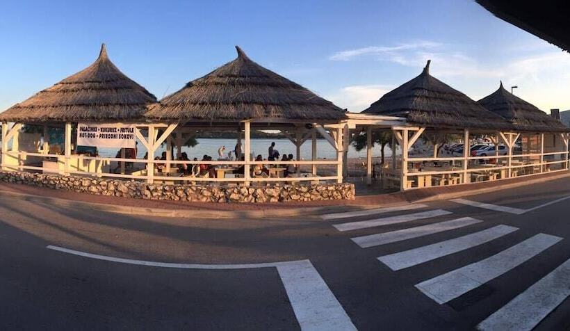 هتل The Movie Resort Apart