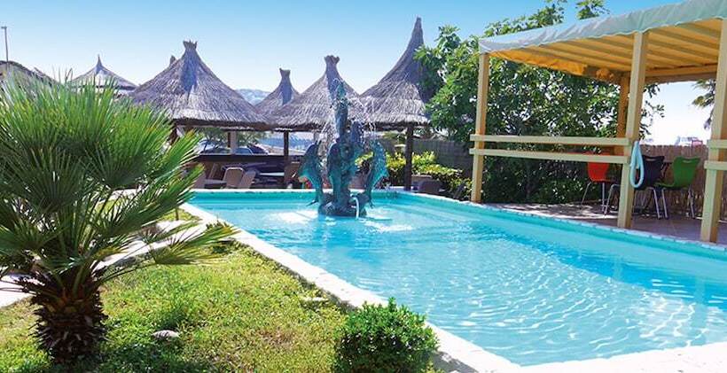 هتل The Movie Resort Apart