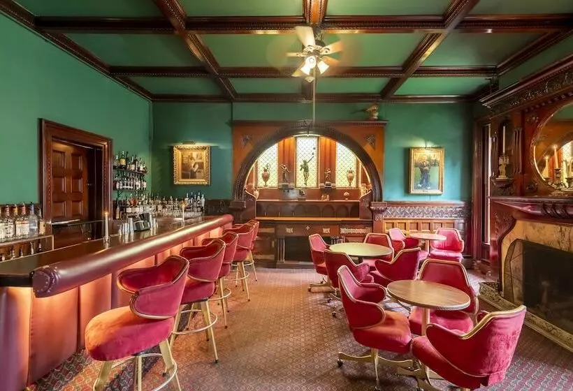 Hotelli Vinifera Inn A Belhurst Property