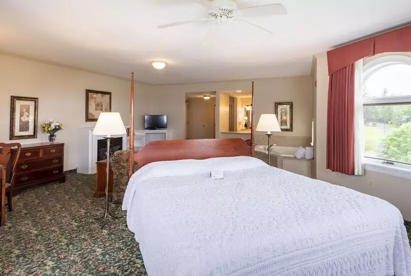 Hotelli Vinifera Inn A Belhurst Property