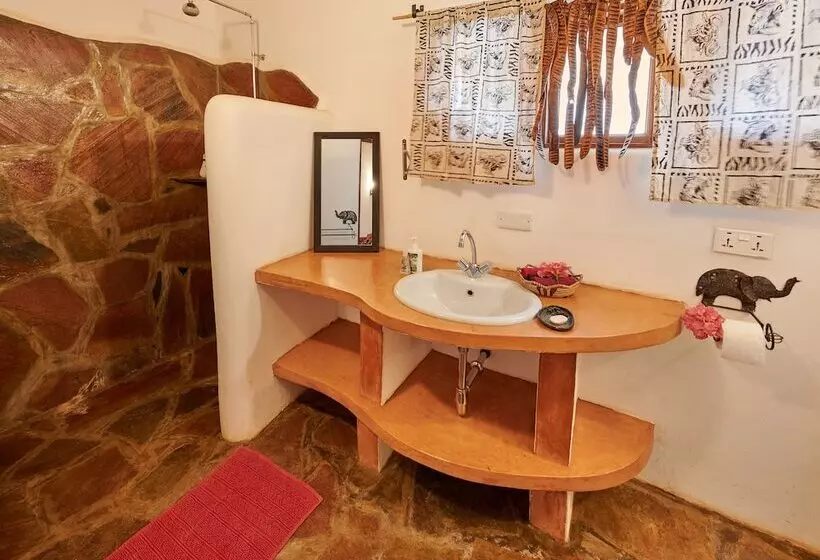 هتل Wild Dogs Lodge