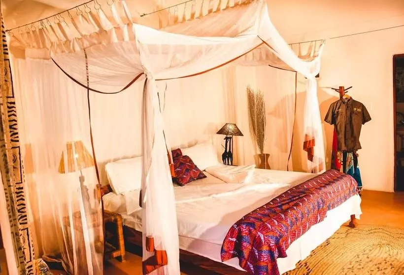 هتل Wild Dogs Lodge