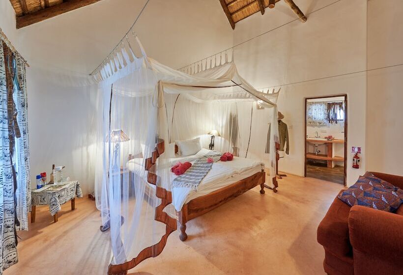 هتل Wild Dogs Lodge