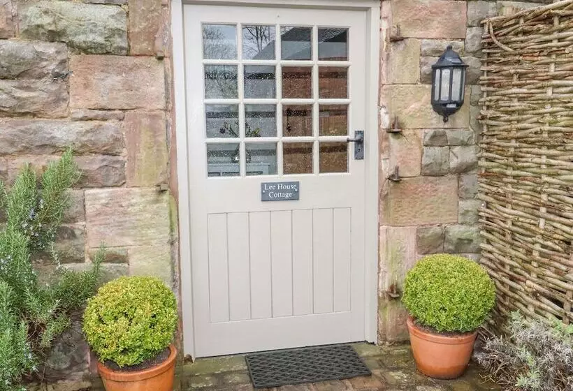 Lee House Cottage