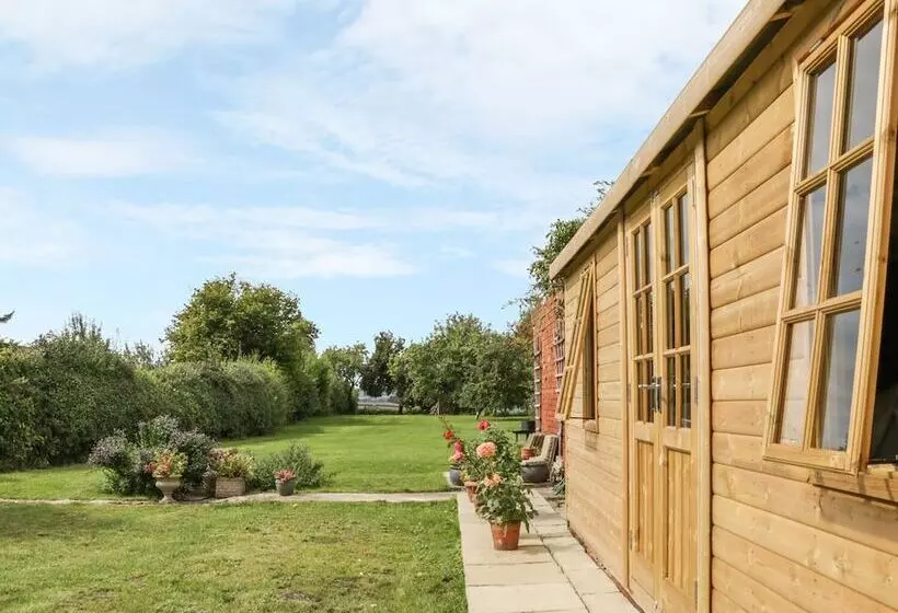 Little Pound House