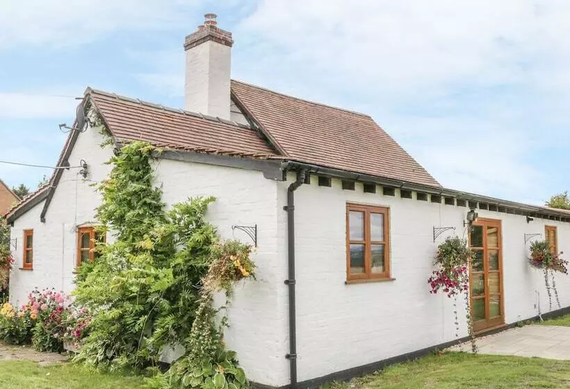 Little Pound House