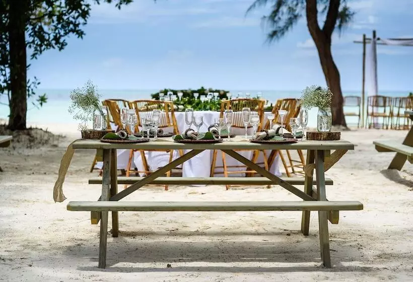 پانسیون 876 Beach House