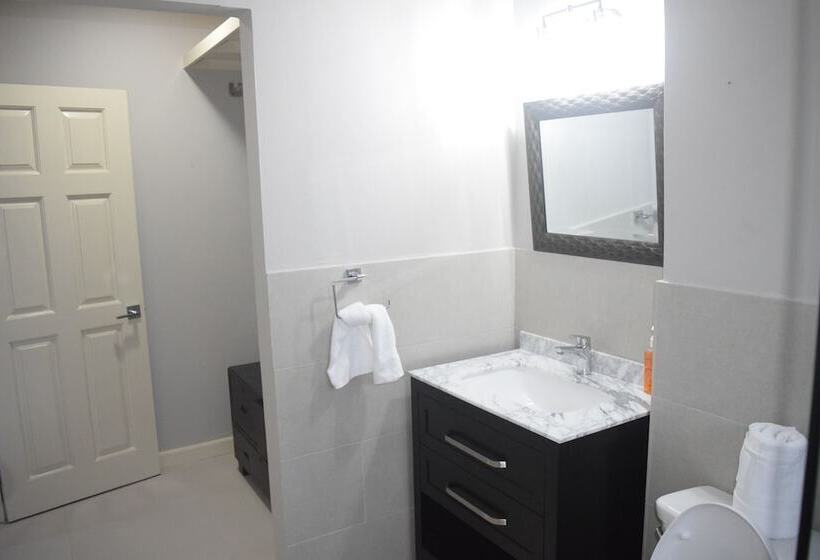 پانسیون 876 Beach House