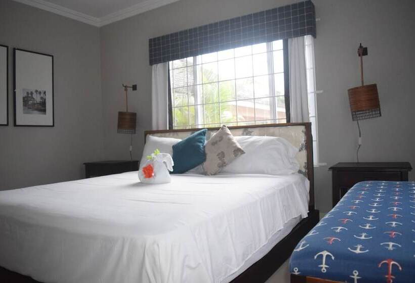 پانسیون 876 Beach House