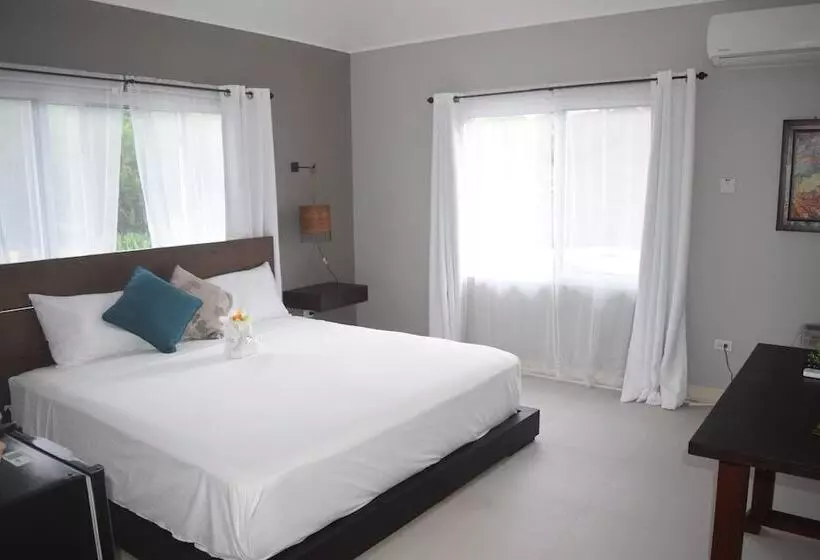 پانسیون 876 Beach House