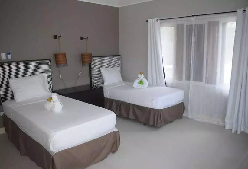 پانسیون 876 Beach House