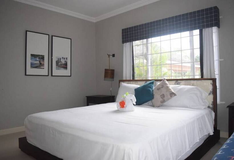 پانسیون 876 Beach House