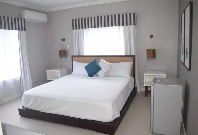 پانسیون 876 Beach House