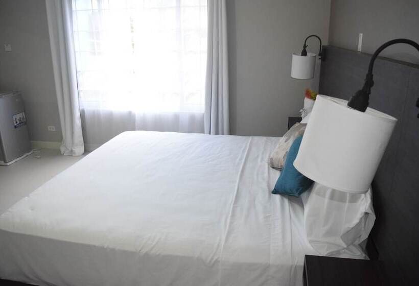 پانسیون 876 Beach House