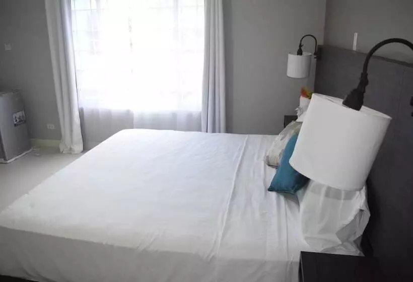 پانسیون 876 Beach House