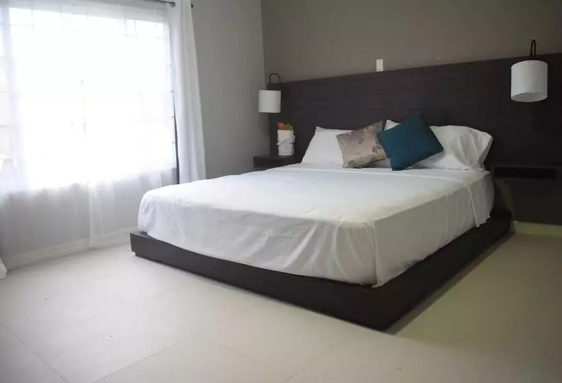 پانسیون 876 Beach House
