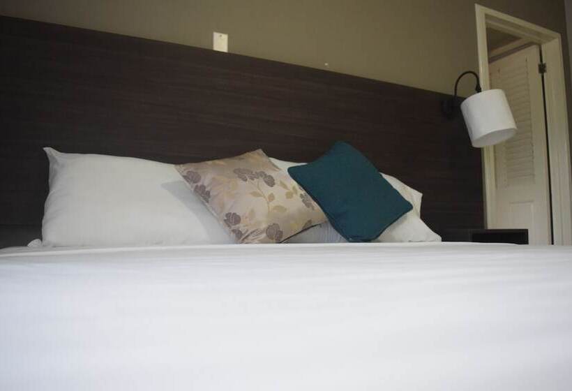 پانسیون 876 Beach House