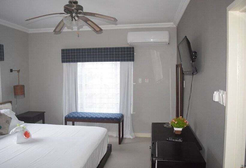 پانسیون 876 Beach House