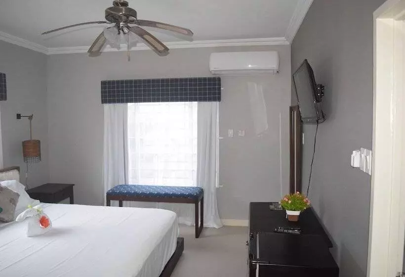 پانسیون 876 Beach House