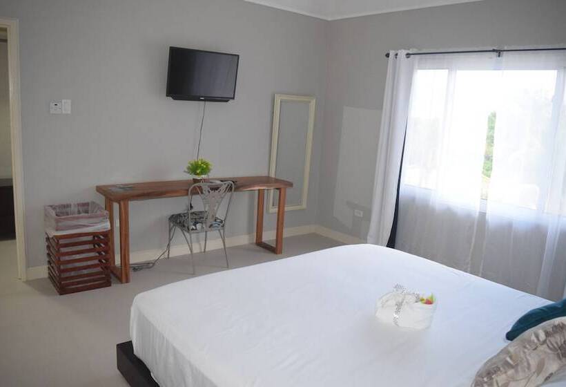 پانسیون 876 Beach House