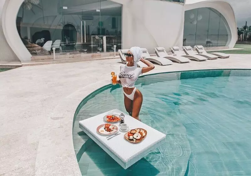 Majatalo Beachfront Villa The Cloud