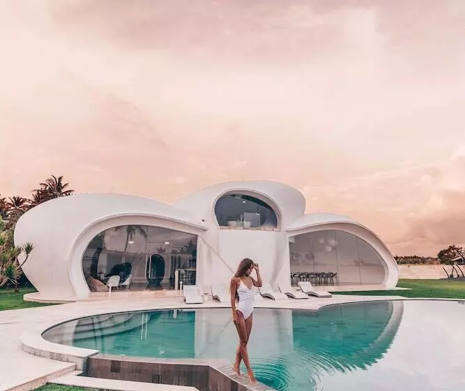 Majatalo Beachfront Villa The Cloud