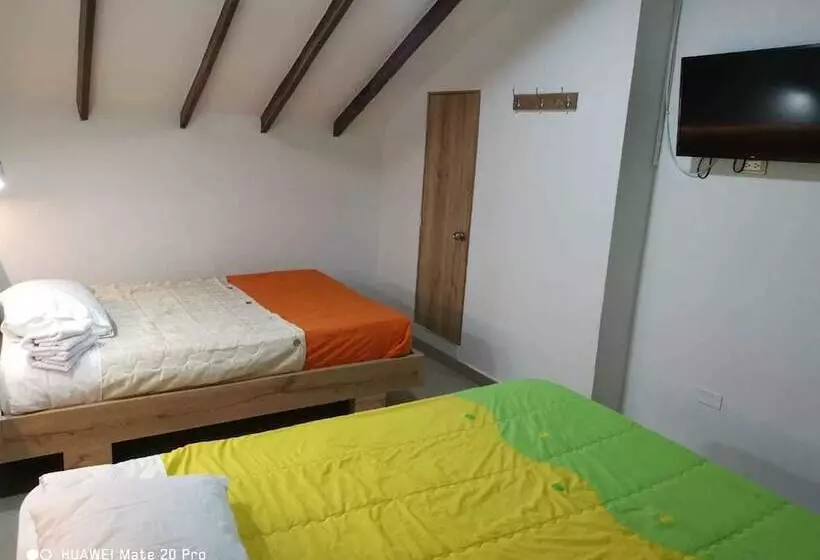 ペンション Hostal Central Casa Del Turista
