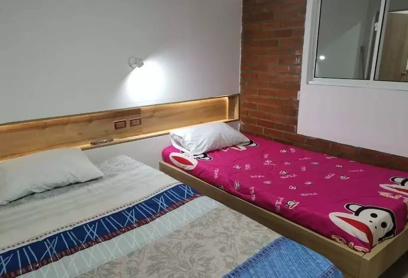 ペンション Hostal Central Casa Del Turista
