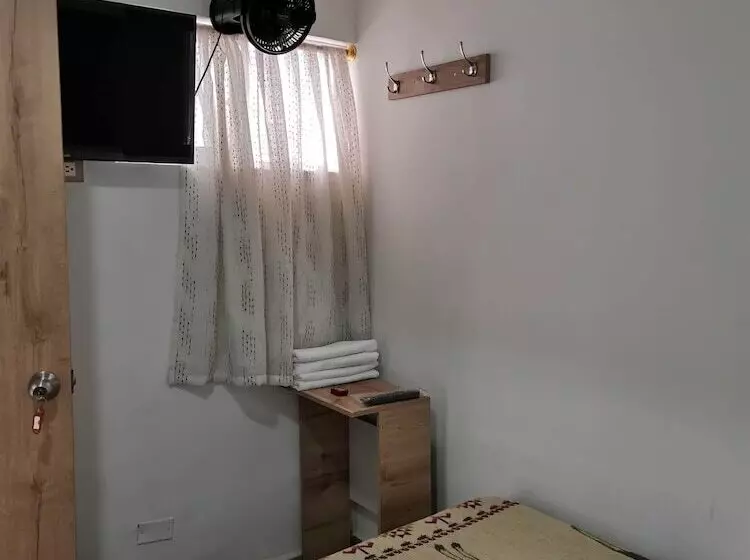 ペンション Hostal Central Casa Del Turista