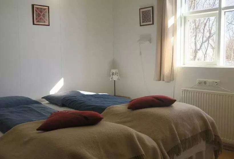 پانسیون Meyjarskemman Farm Stay