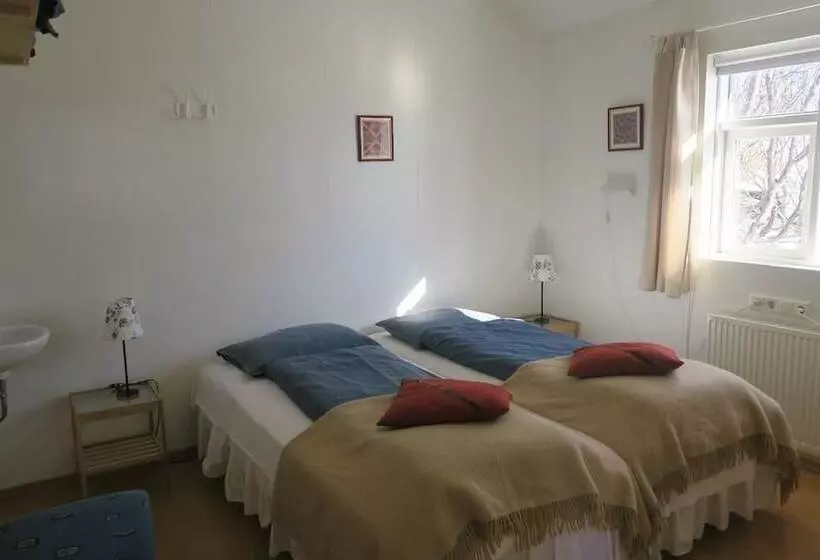پانسیون Meyjarskemman Farm Stay