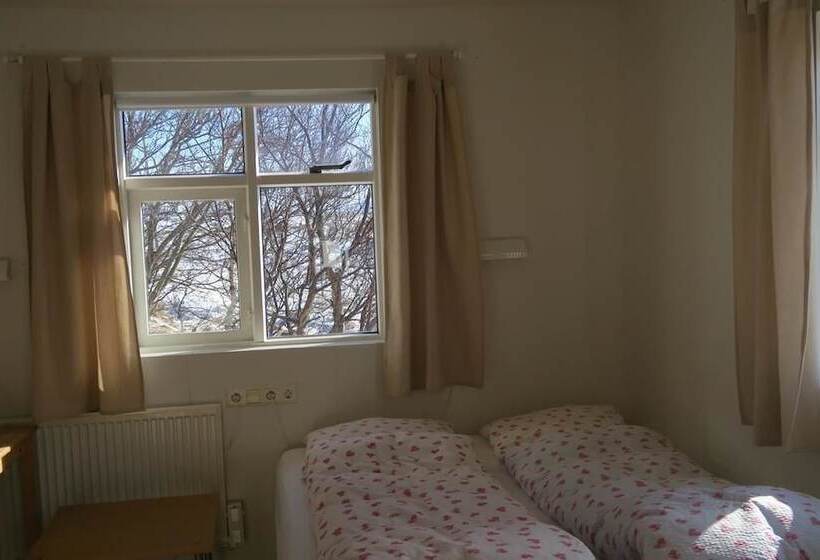 پانسیون Meyjarskemman Farm Stay