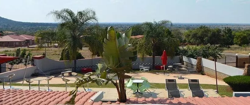 Majatalo Rantsho Lifestyle Guesthouse