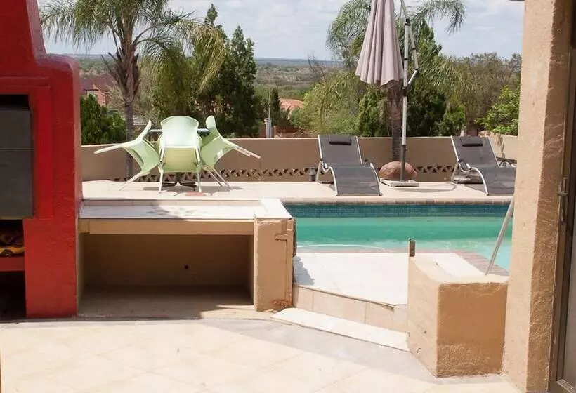 Majatalo Rantsho Lifestyle Guesthouse