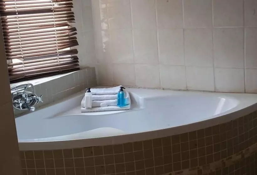 Majatalo Rantsho Lifestyle Guesthouse