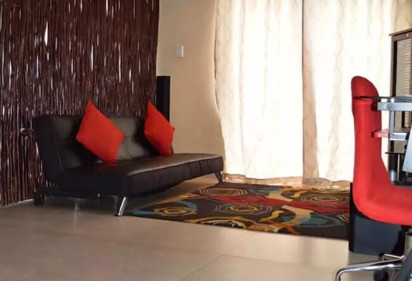 Majatalo Rantsho Lifestyle Guesthouse