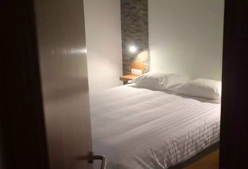 ペンション Verdemar Guest House