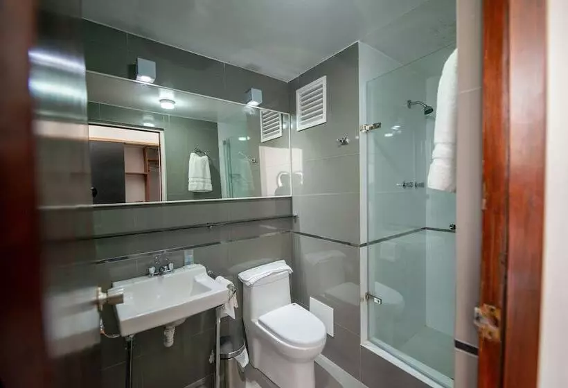 Real Hotel Huascaran