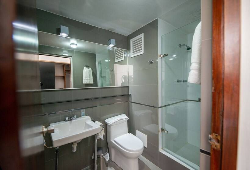 Real Hotel Huascaran