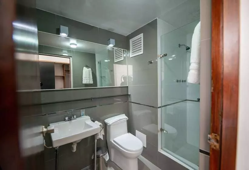 Real Hotel Huascaran