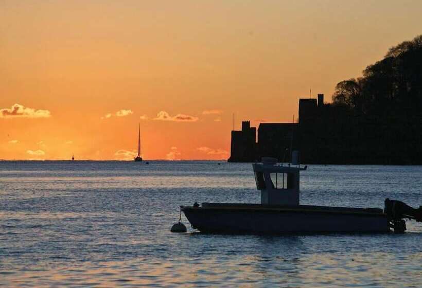 The Cottage, 13 Clarence Hill