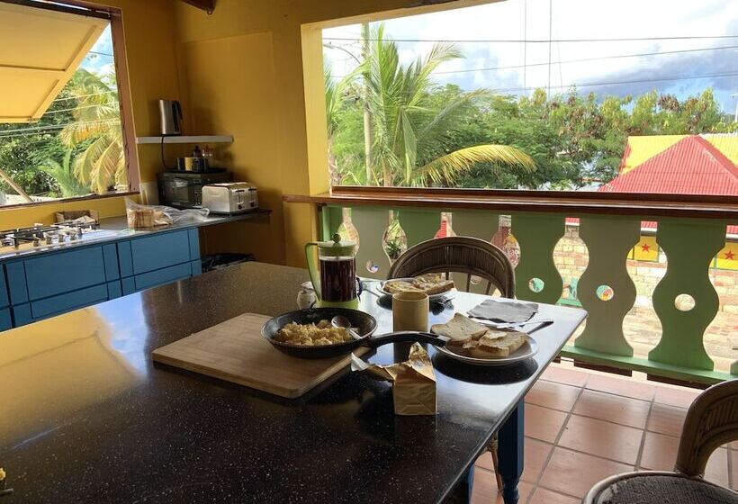 The Waterfront Inn Hostel