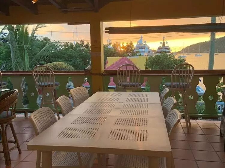 The Waterfront Inn   Hostel