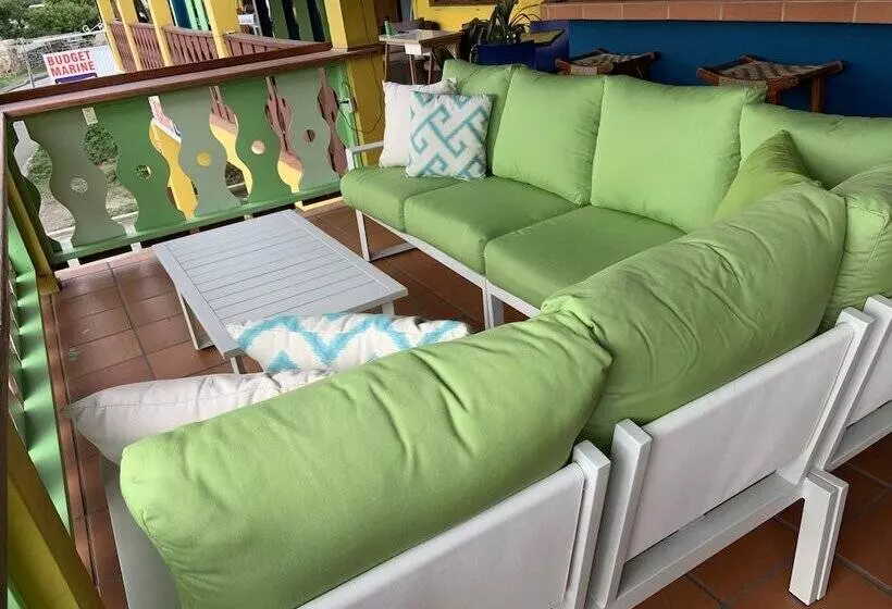 The Waterfront Inn   Hostel