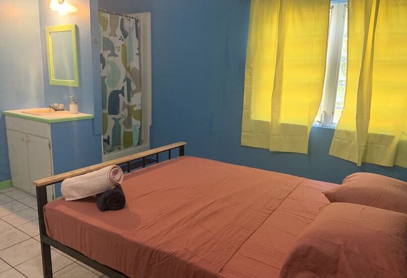 The Waterfront Inn Hostel