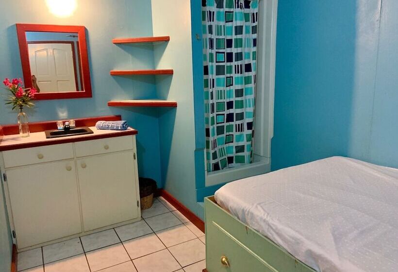 The Waterfront Inn Hostel