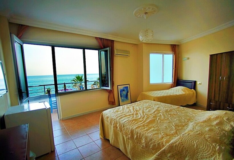 Veran Hotel Beach Club Restaurant