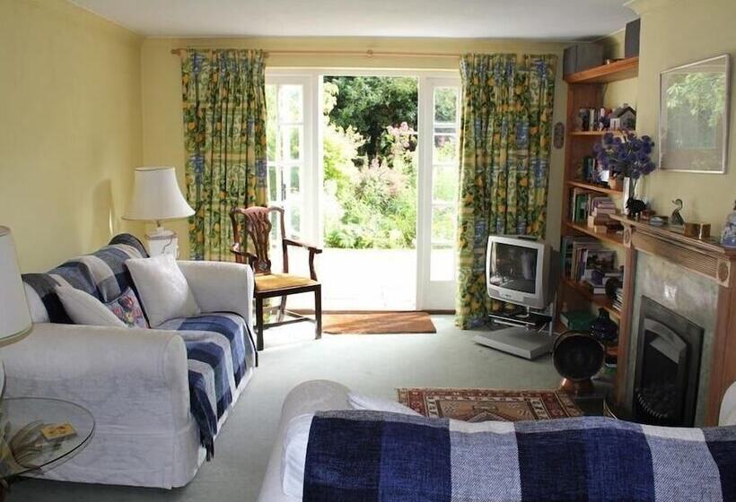 Winterbourne Cottage